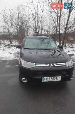 Внедорожник / Кроссовер Mitsubishi Outlander 2013 в Чернигове