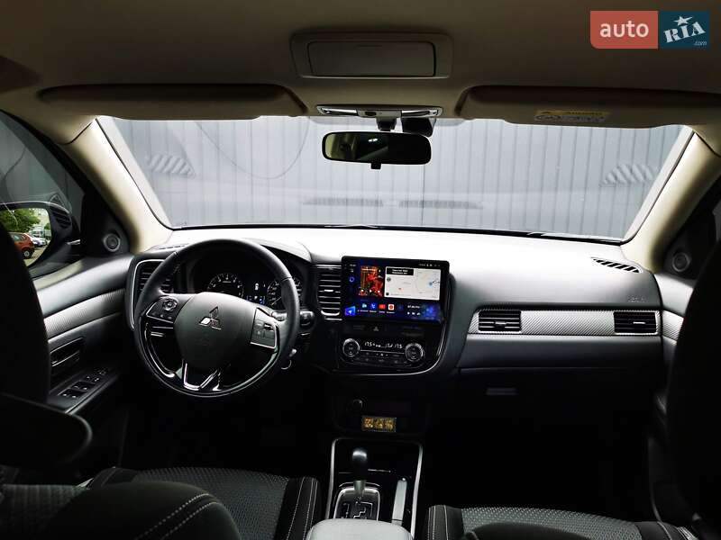 Внедорожник / Кроссовер Mitsubishi Outlander 2017 в Кропивницком