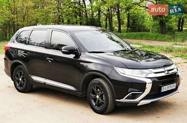 Внедорожник / Кроссовер Mitsubishi Outlander 2017 в Кропивницком