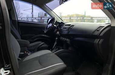 Внедорожник / Кроссовер Mitsubishi Outlander 2010 в 