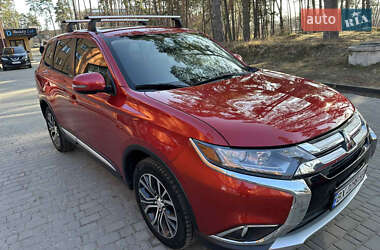 Позашляховик / Кросовер Mitsubishi Outlander 2015 в Нетішині