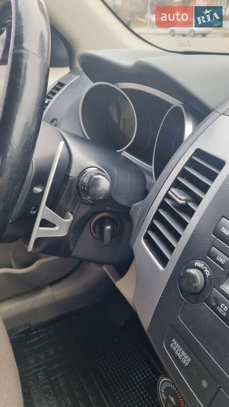 Позашляховик / Кросовер Mitsubishi Outlander 2010 в Черкасах фото 27 Позашляховик / Кросовер Mitsubishi Outlander 2010 в Черкасах