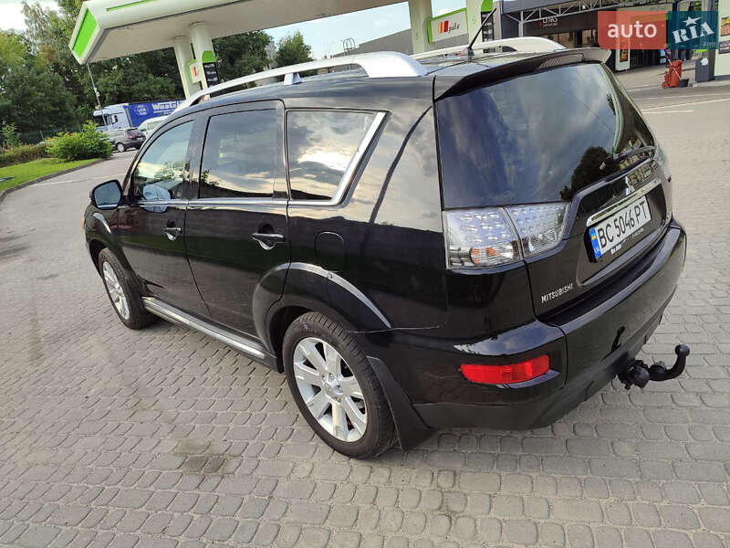 Внедорожник / Кроссовер Mitsubishi Outlander 2009 в Стрые