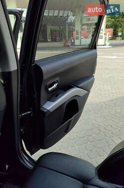 Внедорожник / Кроссовер Mitsubishi Outlander 2009 в 