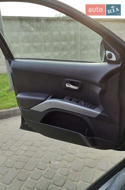 Внедорожник / Кроссовер Mitsubishi Outlander 2009 в 