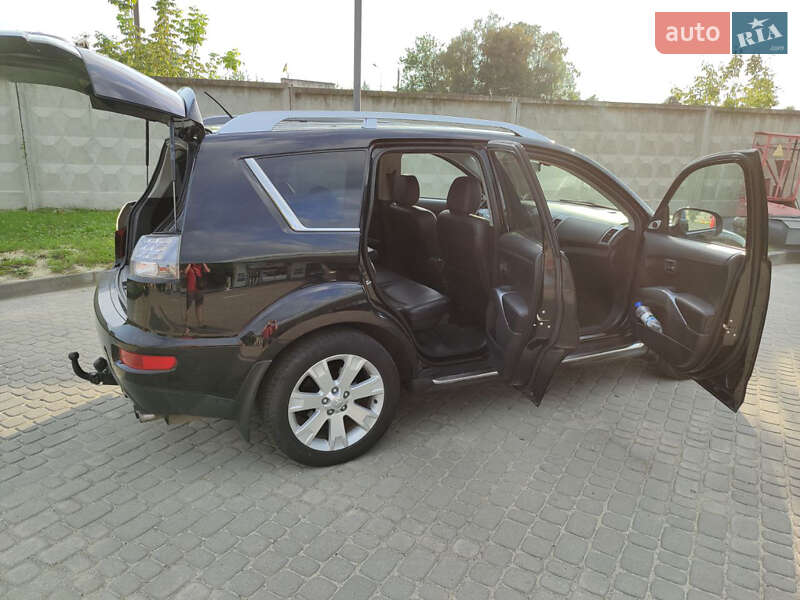 Внедорожник / Кроссовер Mitsubishi Outlander 2009 в Стрые