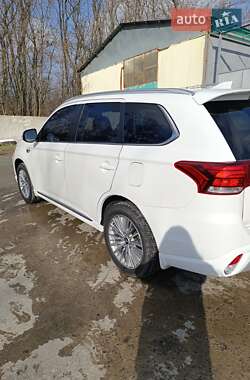 Внедорожник / Кроссовер Mitsubishi Outlander 2020 в Днепре