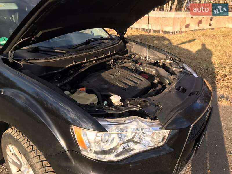 Внедорожник / Кроссовер Mitsubishi Outlander 2010 в Самборе