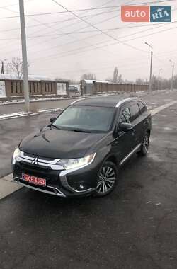 Внедорожник / Кроссовер Mitsubishi Outlander 2019 в Днепре