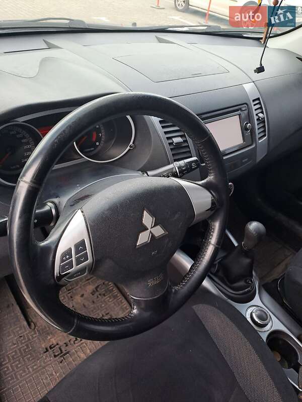 Позашляховик / Кросовер Mitsubishi Outlander 2008 в Львові