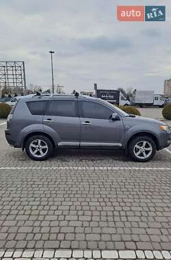 Внедорожник / Кроссовер Mitsubishi Outlander 2008 в 