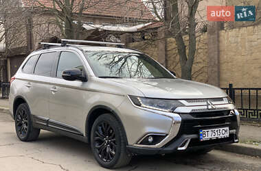 Позашляховик / Кросовер Mitsubishi Outlander 2018 в Миколаєві