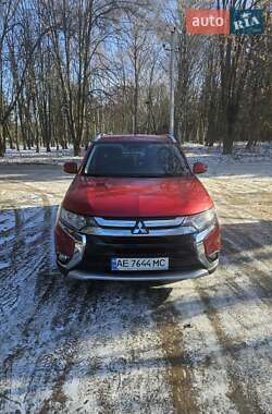 Внедорожник / Кроссовер Mitsubishi Outlander 2016 в Днепре