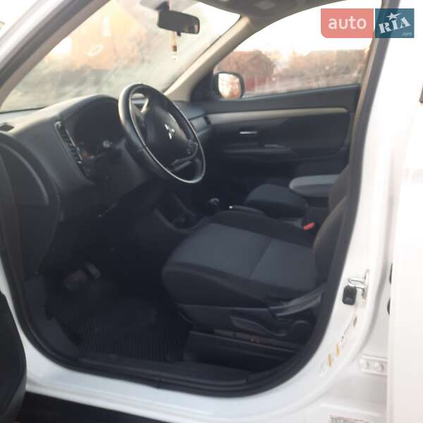 Позашляховик / Кросовер Mitsubishi Outlander 2013 в Полтаві