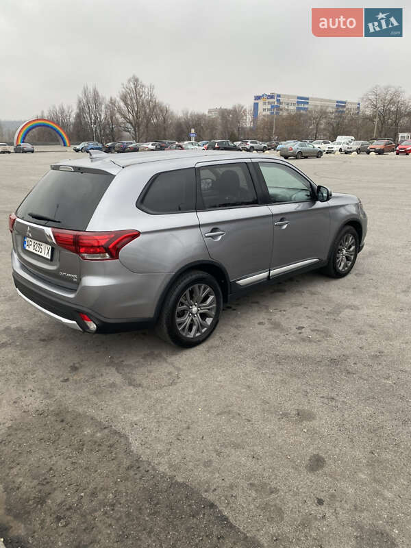 Внедорожник / Кроссовер Mitsubishi Outlander 2018 в Запорожье