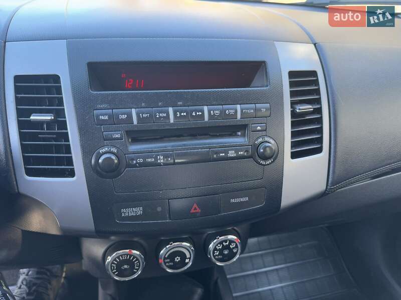 Внедорожник / Кроссовер Mitsubishi Outlander 2010 в Тернополе