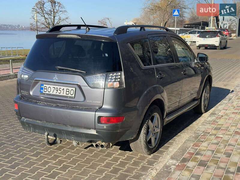 Внедорожник / Кроссовер Mitsubishi Outlander 2010 в Тернополе