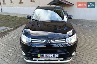 Внедорожник / Кроссовер Mitsubishi Outlander 2012 в Николаеве