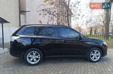 Внедорожник / Кроссовер Mitsubishi Outlander 2012 в Николаеве