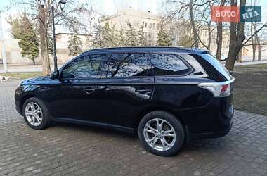 Внедорожник / Кроссовер Mitsubishi Outlander 2012 в Николаеве