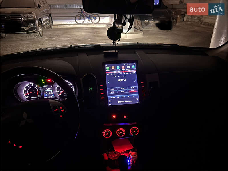 Позашляховик / Кросовер Mitsubishi Outlander 2012 в Полтаві