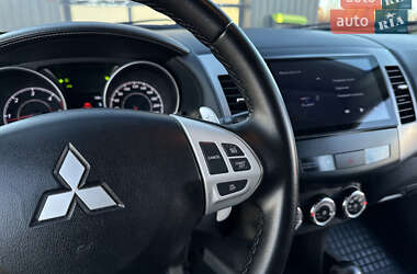 Позашляховик / Кросовер Mitsubishi Outlander 2010 в Львові