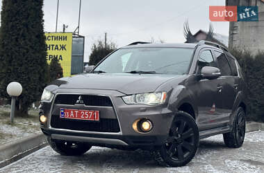 Внедорожник / Кроссовер Mitsubishi Outlander 2012 в Сарнах