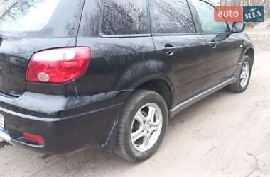 Внедорожник / Кроссовер Mitsubishi Outlander 2007 в Мене