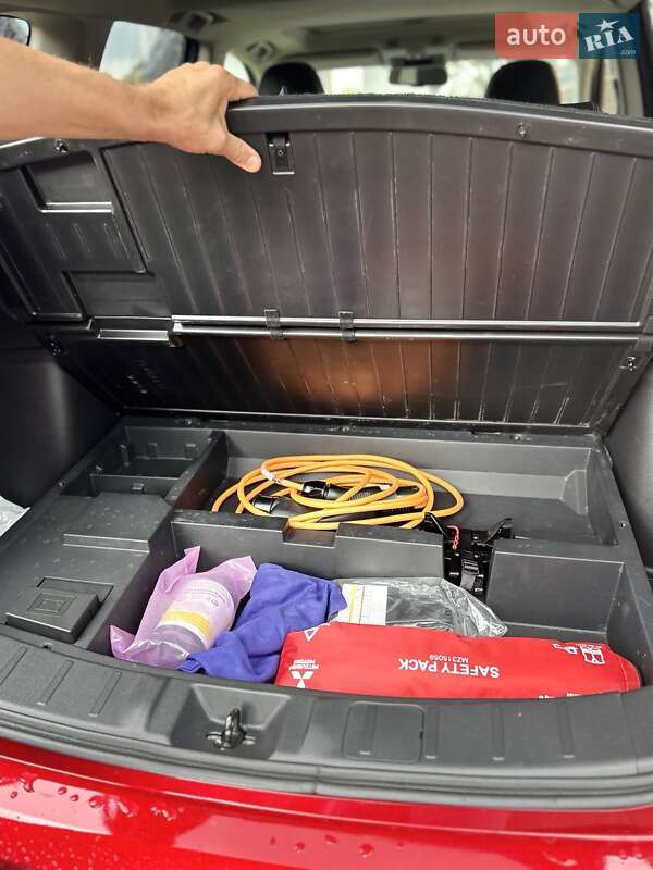 Внедорожник / Кроссовер Mitsubishi Outlander 2019 в Львове