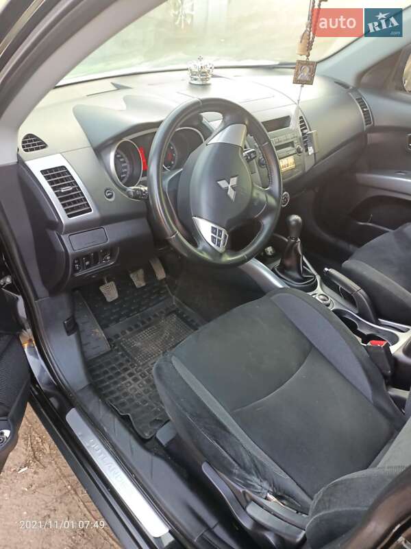 Позашляховик / Кросовер Mitsubishi Outlander 2007 в Чернігові