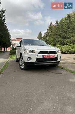 Внедорожник / Кроссовер Mitsubishi Outlander 2011 в Кривом Роге