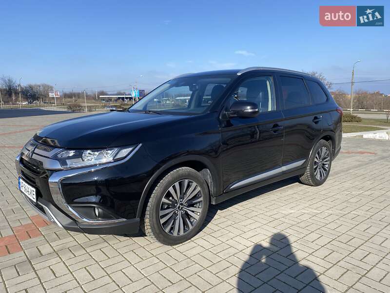 Внедорожник / Кроссовер Mitsubishi Outlander 2020 в Запорожье