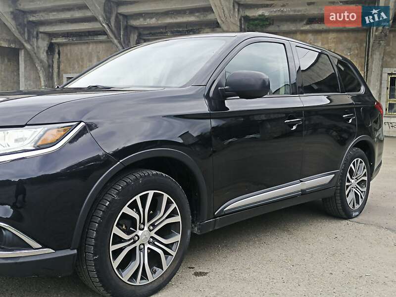 Внедорожник / Кроссовер Mitsubishi Outlander 2016 в Ивано-Франковске фото 16 Внедорожник / Кроссовер Mitsubishi Outlander 2016 в Ивано-Франковске