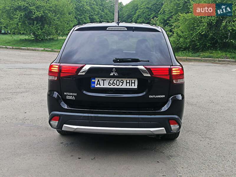 Внедорожник / Кроссовер Mitsubishi Outlander 2016 в Ивано-Франковске фото 25 Внедорожник / Кроссовер Mitsubishi Outlander 2016 в Ивано-Франковске