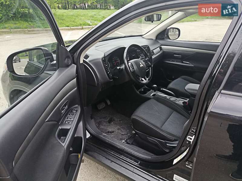 Внедорожник / Кроссовер Mitsubishi Outlander 2016 в Ивано-Франковске фото 35 Внедорожник / Кроссовер Mitsubishi Outlander 2016 в Ивано-Франковске