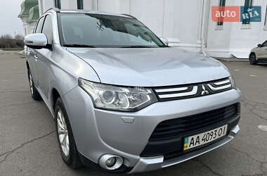 Позашляховик / Кросовер Mitsubishi Outlander 2013 в Києві