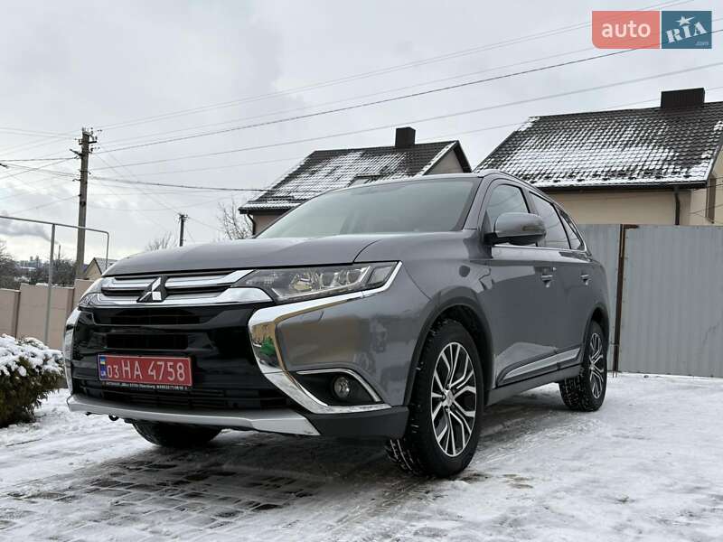 Внедорожник / Кроссовер Mitsubishi Outlander 2017 в Ровно