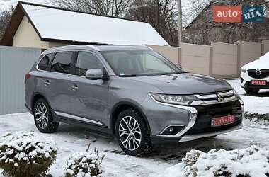 Внедорожник / Кроссовер Mitsubishi Outlander 2017 в Ровно