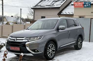 Внедорожник / Кроссовер Mitsubishi Outlander 2017 в Ровно