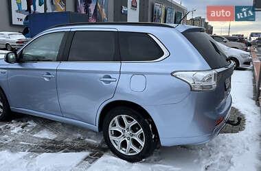 Внедорожник / Кроссовер Mitsubishi Outlander 2013 в Одессе