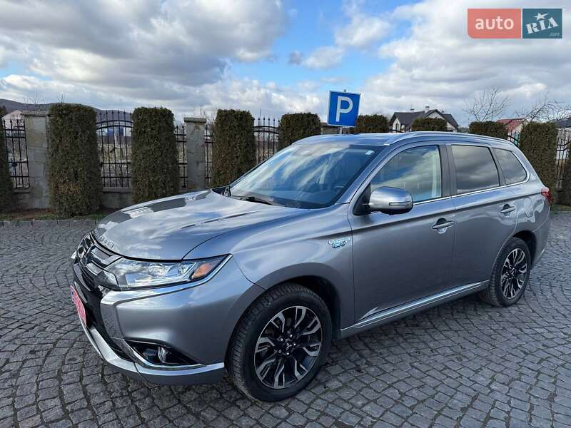 Внедорожник / Кроссовер Mitsubishi Outlander 2018 в Жовкве