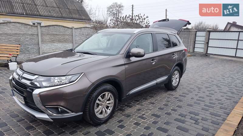 Внедорожник / Кроссовер Mitsubishi Outlander 2018 в 