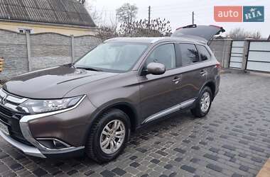 Внедорожник / Кроссовер Mitsubishi Outlander 2018 в 