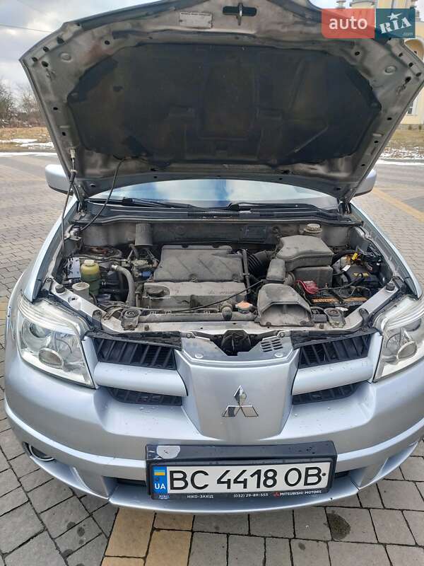 Внедорожник / Кроссовер Mitsubishi Outlander 2008 в Львове фото 12 Внедорожник / Кроссовер Mitsubishi Outlander 2008 в Львове