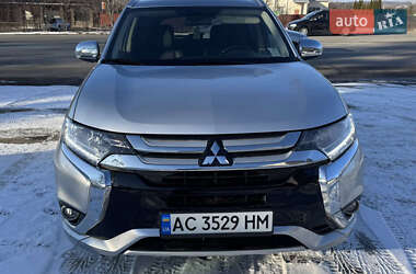 Внедорожник / Кроссовер Mitsubishi Outlander 2018 в Хмельницком