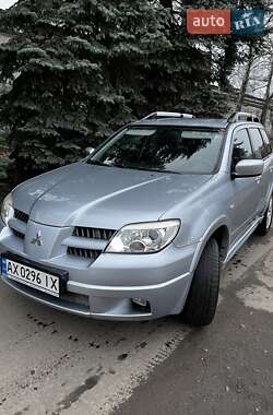 Внедорожник / Кроссовер Mitsubishi Outlander 2005 в 