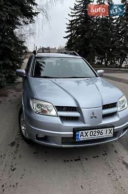 Внедорожник / Кроссовер Mitsubishi Outlander 2005 в 