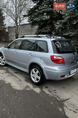 Внедорожник / Кроссовер Mitsubishi Outlander 2005 в 
