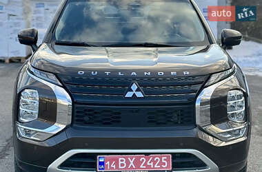 Позашляховик / Кросовер Mitsubishi Outlander 2022 в Львові