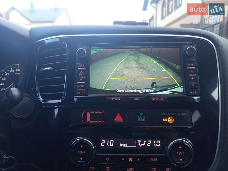 Внедорожник / Кроссовер Mitsubishi Outlander 2012 в Ивано-Франковске